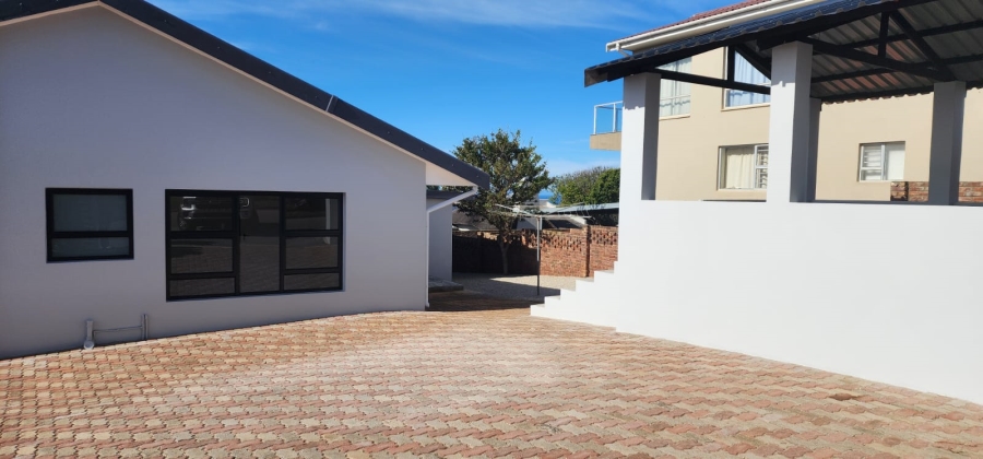 9 Bedroom Property for Sale in Jeffreys Bay Central Eastern Cape